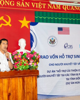 TRAO VỐN SINH KẾ CHO NGƯỜI KHUYẾT TẬT VÀ NẠN NHÂN DA CAM TẠI ĐỒNG NAI