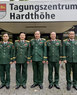 MỞ RỘNG HỢP TÁC QUỐC TẾ VÀ NÂNG CAO NĂNG LỰC ỨNG PHÓ CBRN, BẢO VỆ MÔI TRƯỜNG: Đoàn công tác Binh chủng Hóa học thăm và làm việc tại Cộng hòa Pháp và Cộng hòa Liên bang Đức